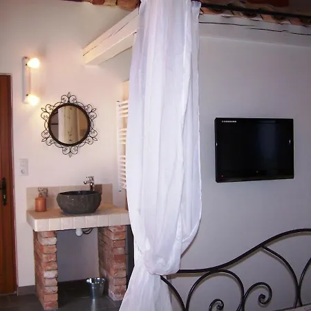 فندق مبيت وإفطار On Dirait Le Sud Chambres D'hotes Dans Village Proche Ales En Cevennes Saint Julien Les Rosiers